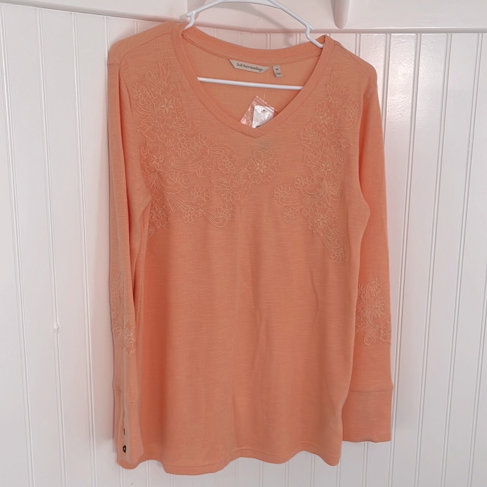Soft Surroundings Peach 🍑 V-Neck Long Sleeve Tunic with Embroidered Flowers 🌸